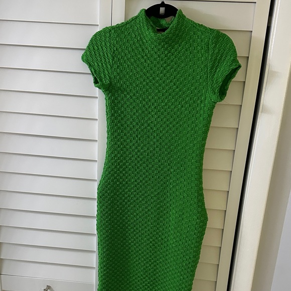 No Comment NY/LA Dresses & Skirts - Elegant Green Knit Midi Dress